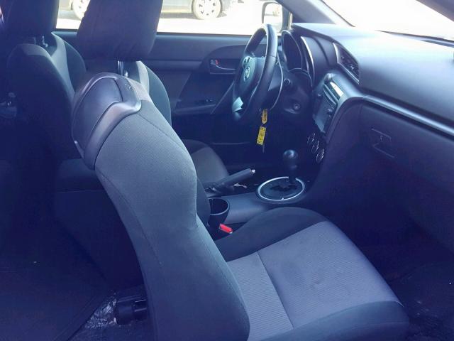 JTKJF5C73E3079218 - 2014 TOYOTA SCION TC WHITE photo 5