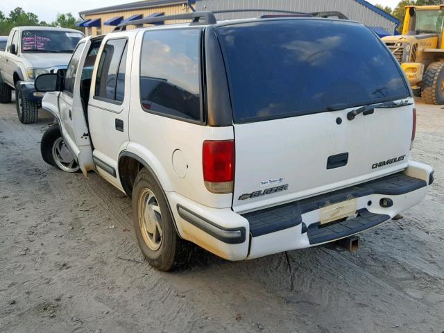 1GNDT13WXX2254240 - 1999 CHEVROLET BLAZER WHITE photo 3