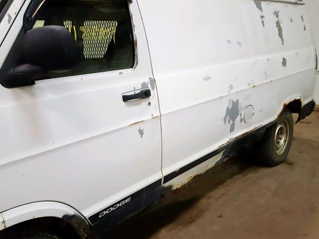 2D7JB21Y83K531020 - 2003 DODGE RAM VAN B2 WHITE photo 9