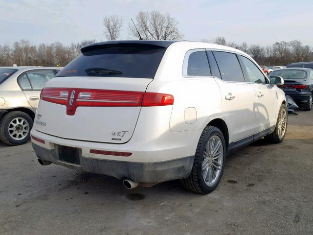 2LMHJ5AT8FBL02570 - 2015 LINCOLN MKT WHITE photo 4