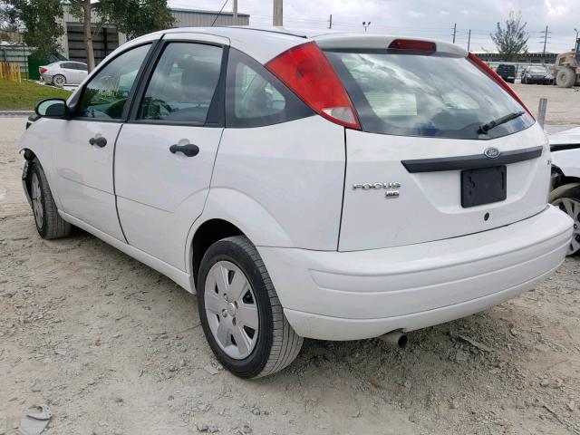 1FAHP37NX6W256840 - 2006 FORD FOCUS ZX5 WHITE photo 3