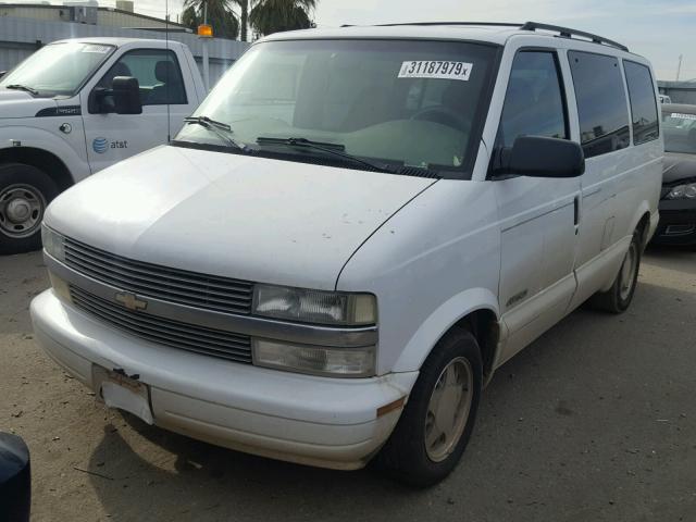 1GNDM19X72B141674 - 2002 CHEVROLET ASTRO WHITE photo 2