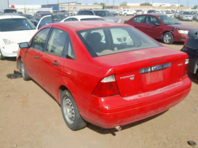 1FAFP34N05W293728 - 2005 FORD FOCUS ZX4 RED photo 3