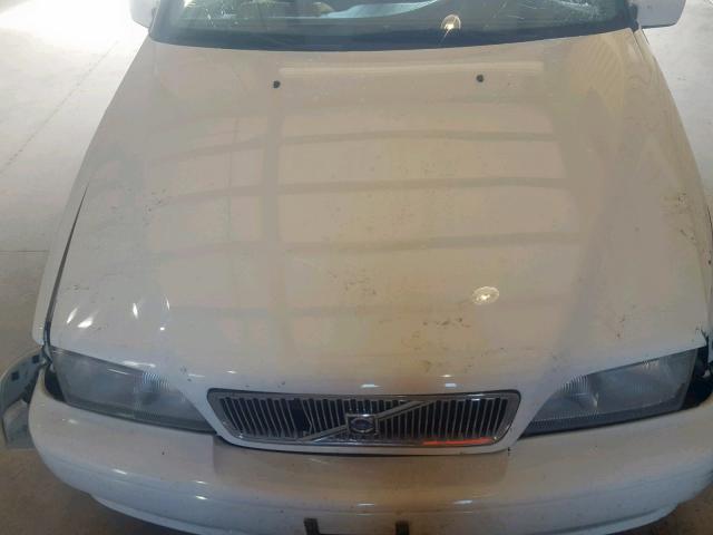 YV1LS55A6X2610127 - 1999 VOLVO S70 WHITE photo 7