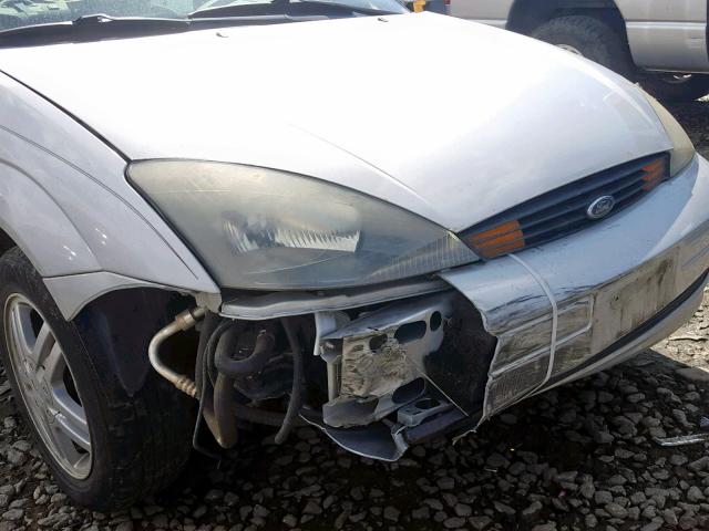 1FAFP34Z23W287476 - 2003 FORD FOCUS SE C SILVER photo 9