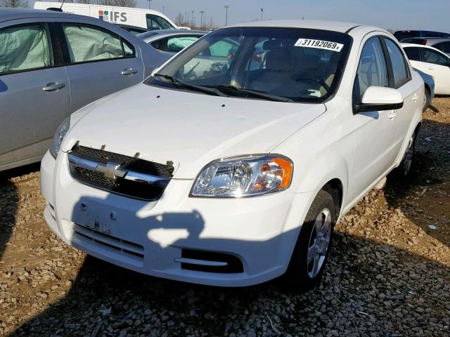KL1TD5DE4AB083420 - 2010 CHEVROLET AVEO LS WHITE photo 2