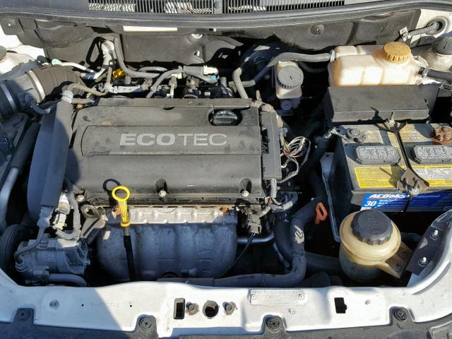 KL1TD5DE4AB083420 - 2010 CHEVROLET AVEO LS WHITE photo 7