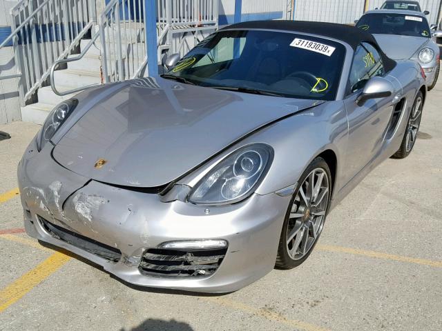 WP0CA2A87DS113884 - 2013 PORSCHE BOXSTER SILVER photo 2