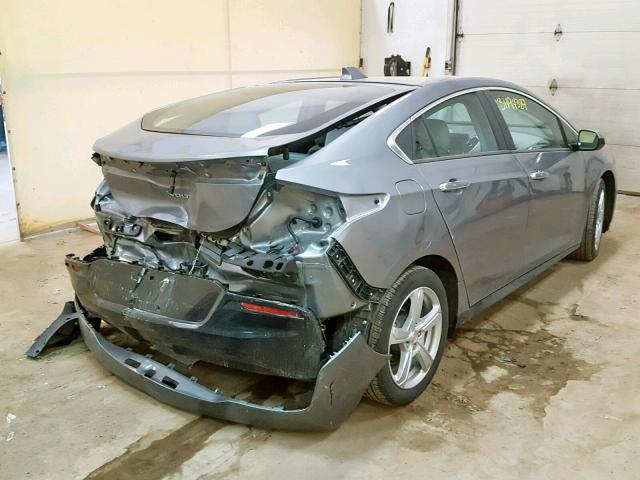 1G1RA6S50JU156977 - 2018 CHEVROLET VOLT LT GRAY photo 4