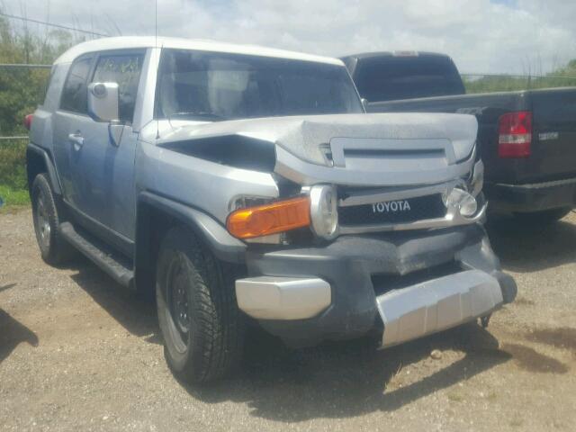 JTEZU11F170008294 - 2007 TOYOTA FJ CRUISER SILVER photo 1