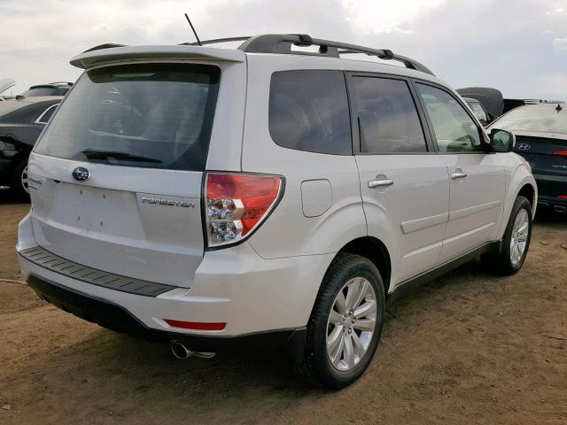 JF2SHBFC8CH425813 - 2012 SUBARU FORESTER L WHITE photo 4