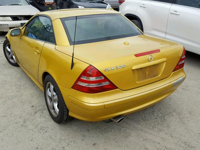 WDBKK65F51F207001 - 2001 MERCEDES-BENZ SLK 320 YELLOW photo 3