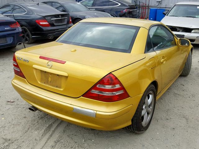 WDBKK65F51F207001 - 2001 MERCEDES-BENZ SLK 320 YELLOW photo 4