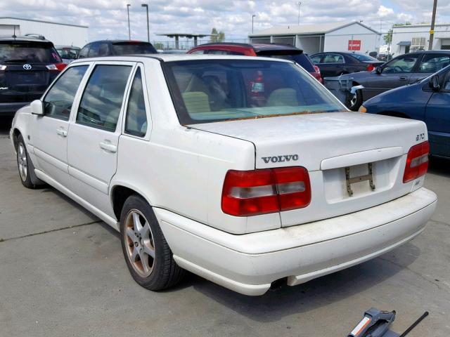 YV1LS56D2X2602972 - 1999 VOLVO S70 GLT WHITE photo 3