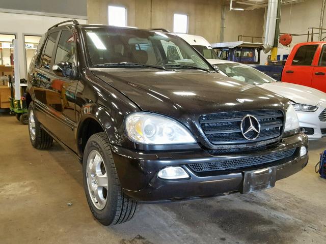 4JGAB54E52A339119 - 2002 MERCEDES-BENZ ML 320 BLACK photo 1