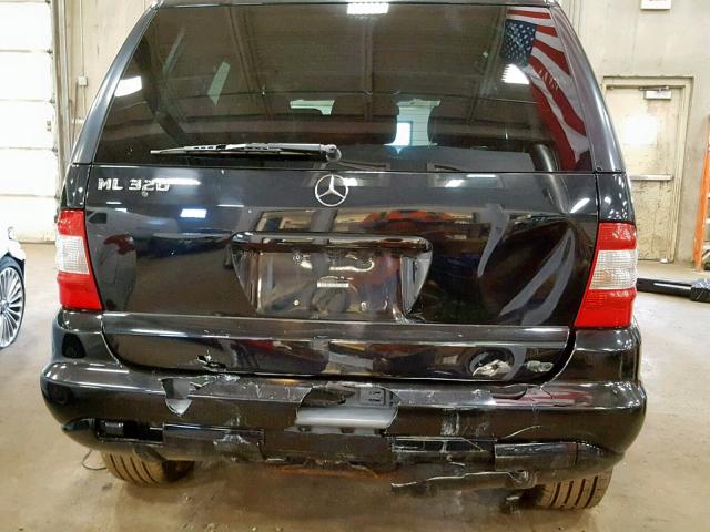 4JGAB54E52A339119 - 2002 MERCEDES-BENZ ML 320 BLACK photo 9