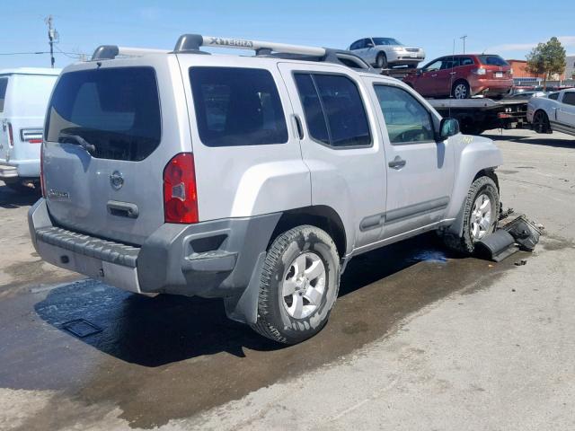 5N1AN0NW8DN813447 - 2013 NISSAN XTERRA X SILVER photo 4