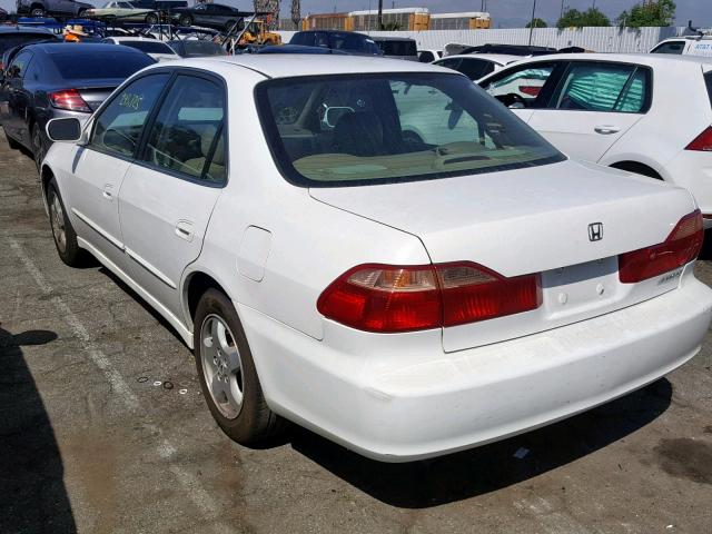 1HGCG1659XA068322 - 1999 HONDA ACCORD EX WHITE photo 3