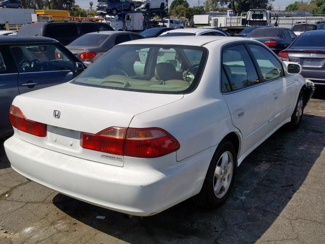 1HGCG1659XA068322 - 1999 HONDA ACCORD EX WHITE photo 4