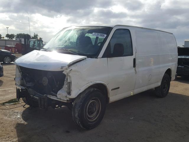 1GCHG35R0W1063335 - 1998 CHEVROLET EXPRESS G3 WHITE photo 2