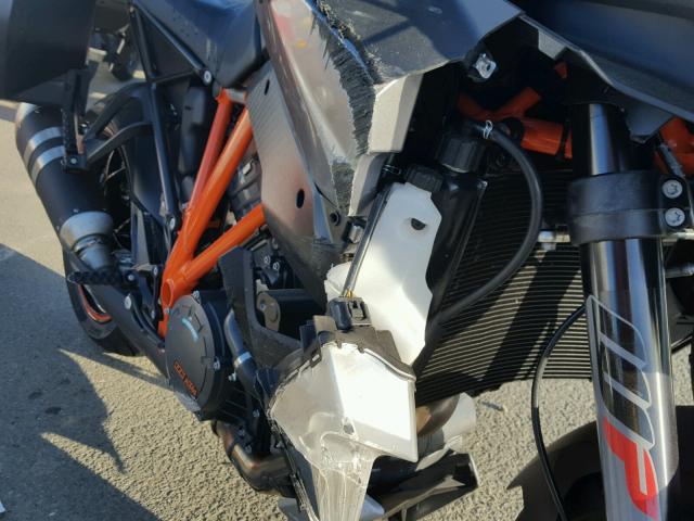 VBKV69409HM958558 - 2017 KTM 1290 SUPER GRAY photo 9