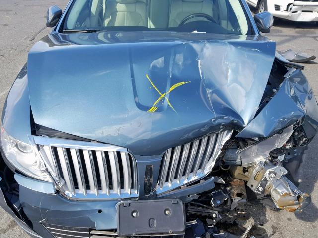 1LNHL9ER9AG607976 - 2010 LINCOLN MKS BLUE photo 7