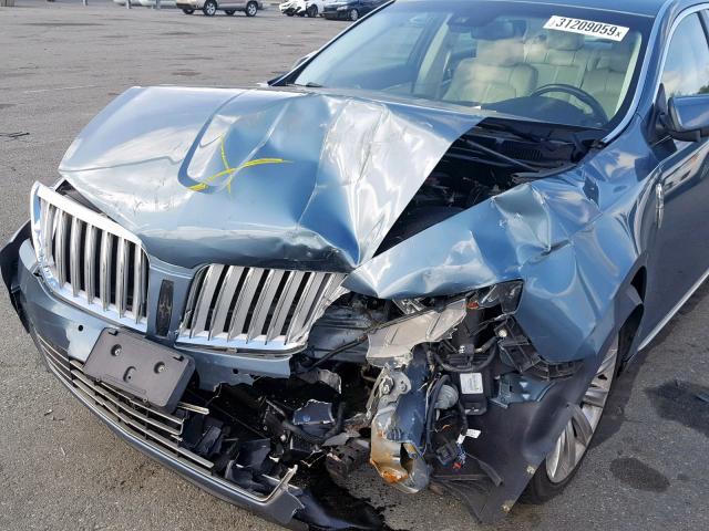 1LNHL9ER9AG607976 - 2010 LINCOLN MKS BLUE photo 9