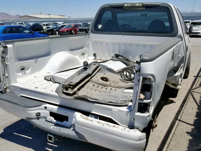 2FTRF17224CA87210 - 2004 FORD F-150 HERI WHITE photo 4