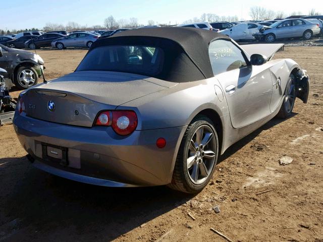 4USBT53535LU11543 - 2005 BMW Z4 3.0 GRAY photo 4