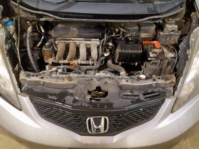 JHMGE8H2XAS023469 - 2010 HONDA FIT SILVER photo 7