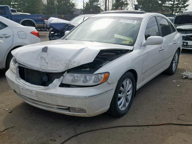 KMHFC46F46A123402 - 2006 HYUNDAI AZERA SE WHITE photo 2