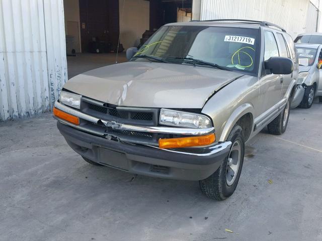 1GNCS13W412221451 - 2001 CHEVROLET BLAZER GOLD photo 2