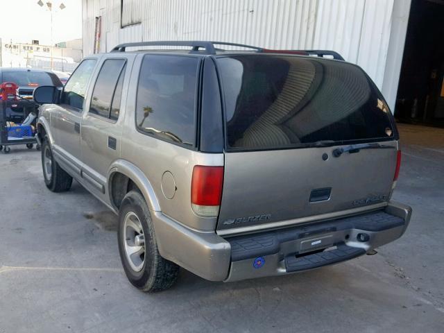 1GNCS13W412221451 - 2001 CHEVROLET BLAZER GOLD photo 3