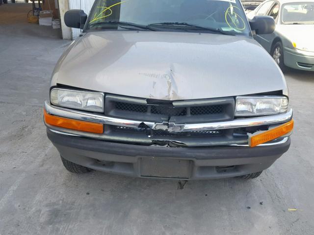 1GNCS13W412221451 - 2001 CHEVROLET BLAZER GOLD photo 9