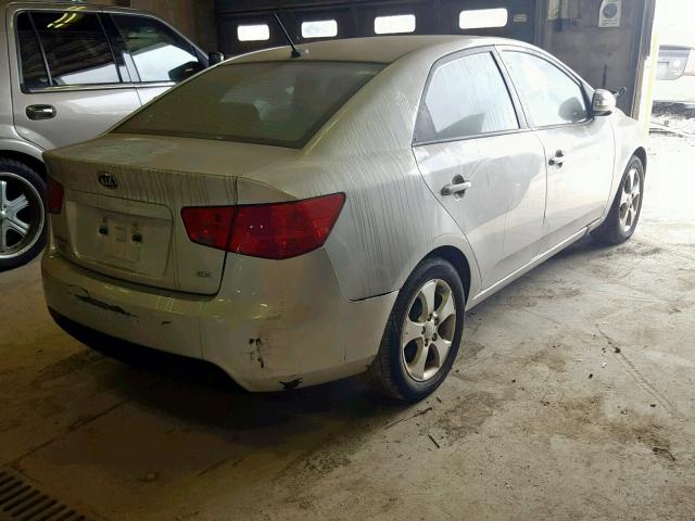 KNAFU4A2XA5055868 - 2010 KIA FORTE EX SILVER photo 4