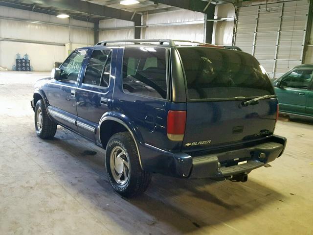 1GNDT13W4Y2284724 - 2000 CHEVROLET BLAZER BLUE photo 3