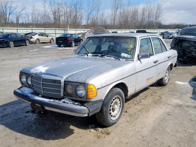 WDBAB33A2CB011478 - 1982 MERCEDES-BENZ 300 DT GRAY photo 2