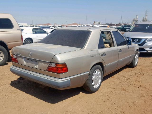 WDBEA34E0NB682365 - 1992 MERCEDES-BENZ 400 E SILVER photo 4