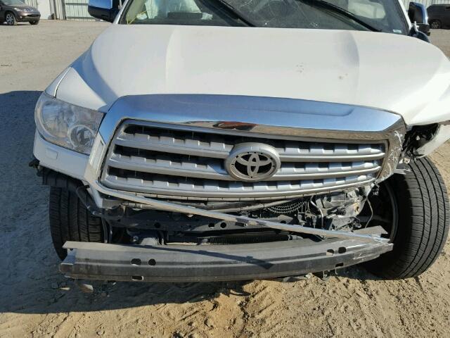 5TDYY5G16BS034399 - 2011 TOYOTA SEQUOIA PL WHITE photo 7