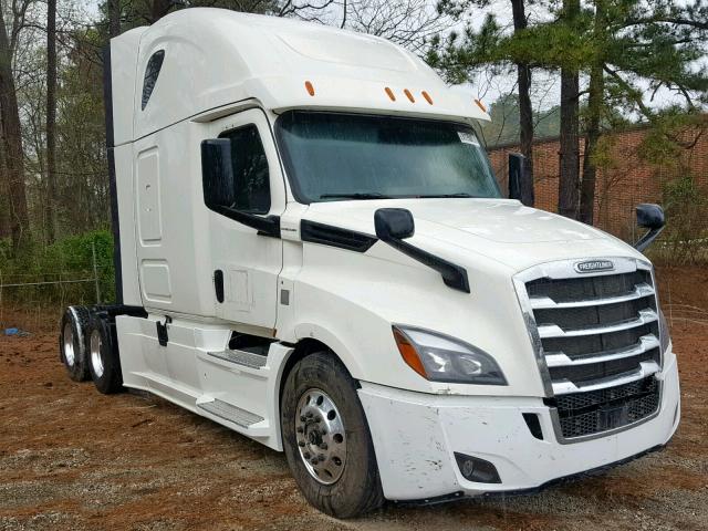 3AKJHHDR7JSJW4234 - 2018 FREIGHTLINER CASCADIA 1 WHITE photo 1