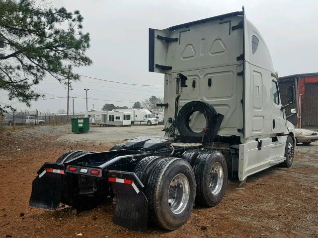 3AKJHHDR7JSJW4234 - 2018 FREIGHTLINER CASCADIA 1 WHITE photo 4