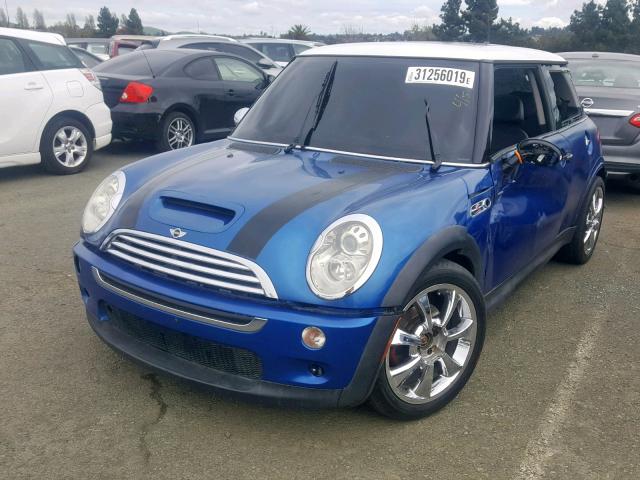 WMWRE33405TD98051 - 2005 MINI COOPER S BLUE photo 2