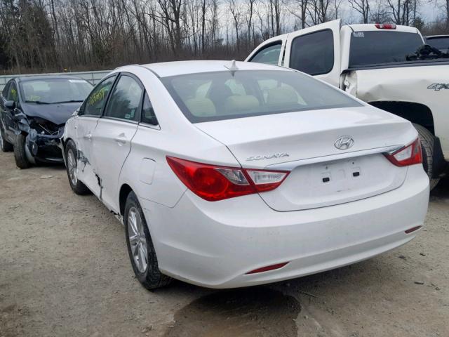 5NPEB4AC1DH680984 - 2013 HYUNDAI SONATA GLS WHITE photo 3