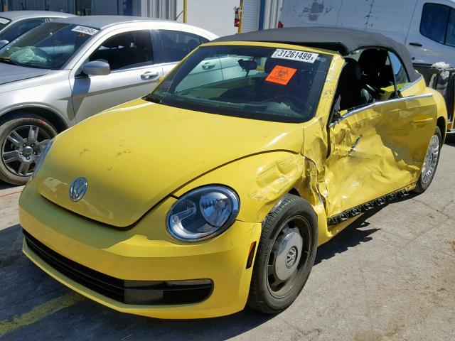 3VW507AT3FM803878 - 2015 VOLKSWAGEN BEETLE 1.8 YELLOW photo 2