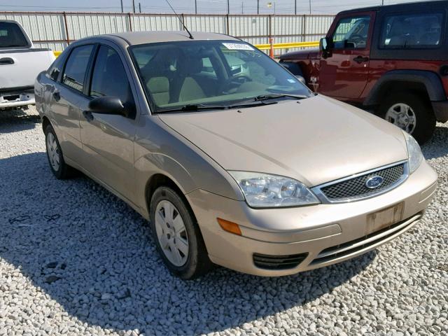 1FAHP34N56W231624 - 2006 FORD FOCUS ZX4 CREAM photo 1