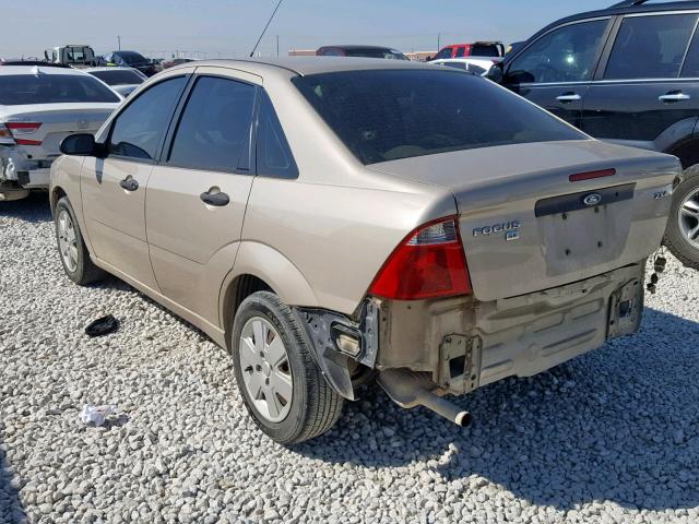 1FAHP34N56W231624 - 2006 FORD FOCUS ZX4 CREAM photo 3