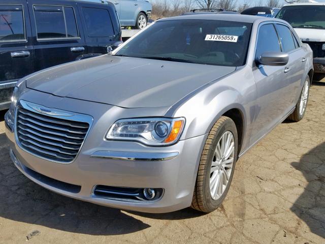 2C3CCARG2EH255816 - 2014 CHRYSLER 300 SILVER photo 2