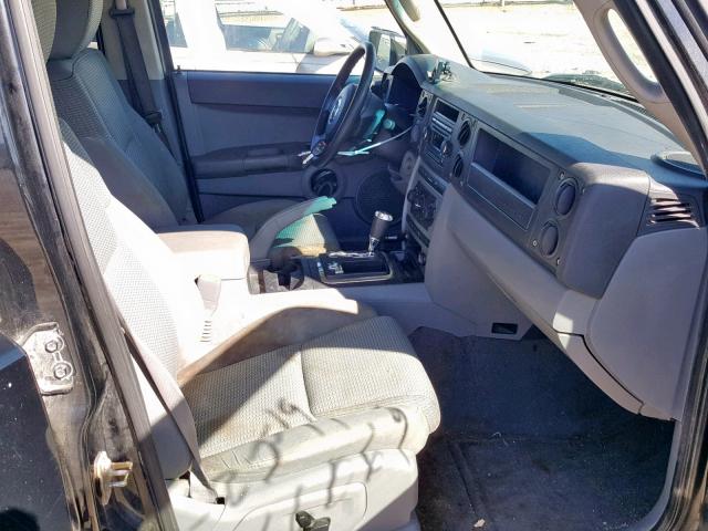 1J8HG48N76C238174 - 2006 JEEP COMMANDER BLACK photo 5
