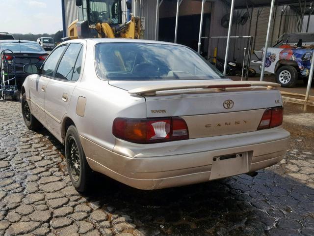 4T1BG12K9TU723881 - 1996 TOYOTA CAMRY DX GOLD photo 3