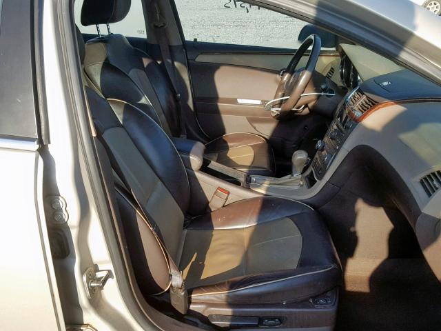 1G1ZG5E73CF195365 - 2012 CHEVROLET MALIBU LTZ 金色 照片 5